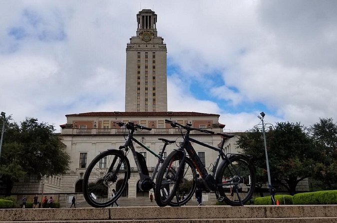 1-Hour E-Bike Rental in Austin - Austin riding reality: crowds, bike lanes, and the traffic-light tax