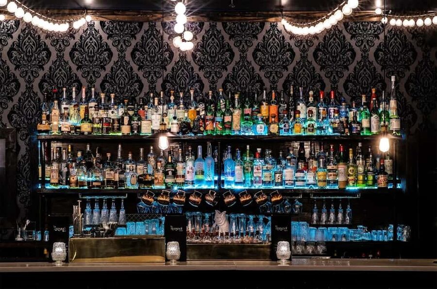 Austin: Best Bars and Bats 3-Hour Guided Tour - The Driskill Hotel: photo stop plus haunted Austin lore