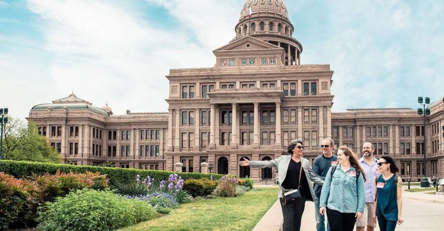 Austin: Best of Austin Driving Tour with Local Guide - Getting to the Austin Visitor Center (and parking without headaches)