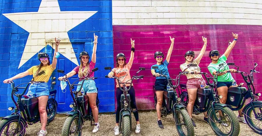 Austin: Biker Gang E-Bike Adventure - Riding the electric minibikes: easy, but don’t go casual