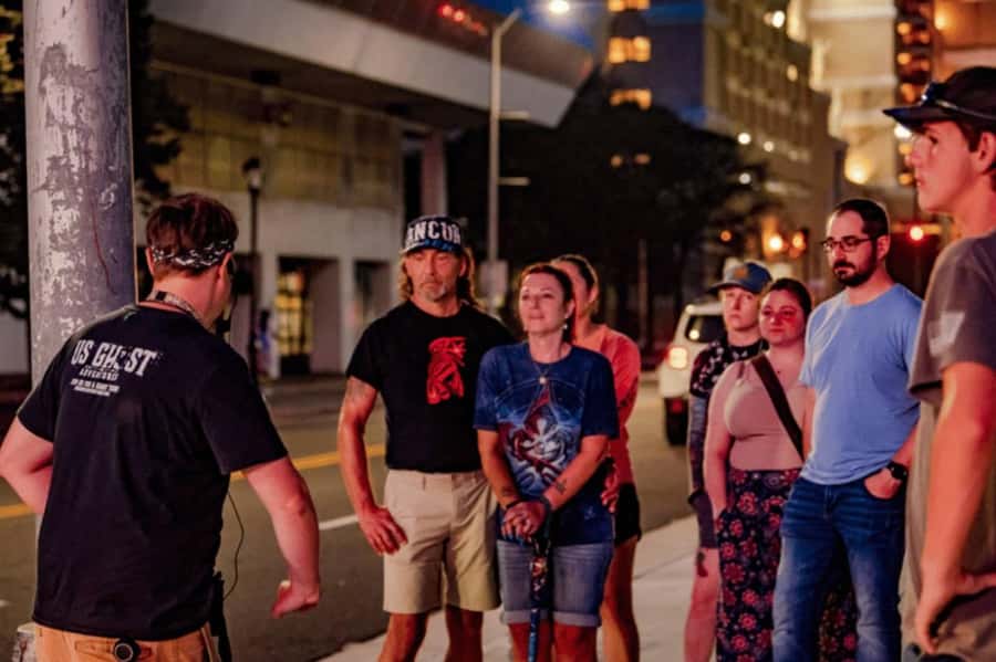 Austin Ghosts Spirits & Poltergeists Haunted Walking Tour - Finding the Group at the Downtown Omni (8th and Brazos)