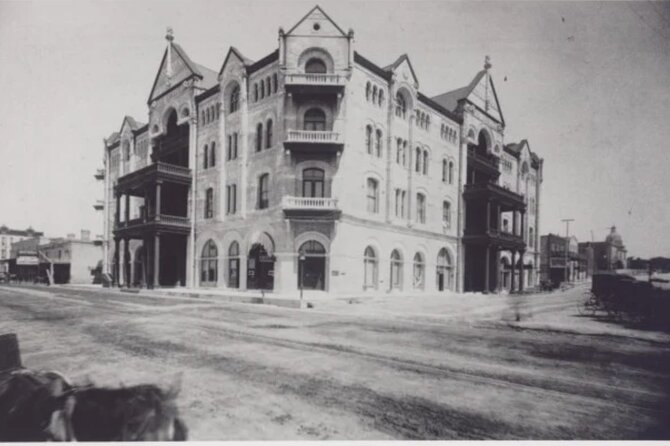 Austin’s Haunted Ghost & Murder Tour - Why This Austin Ghost and Murder Walk Feels Different at Night