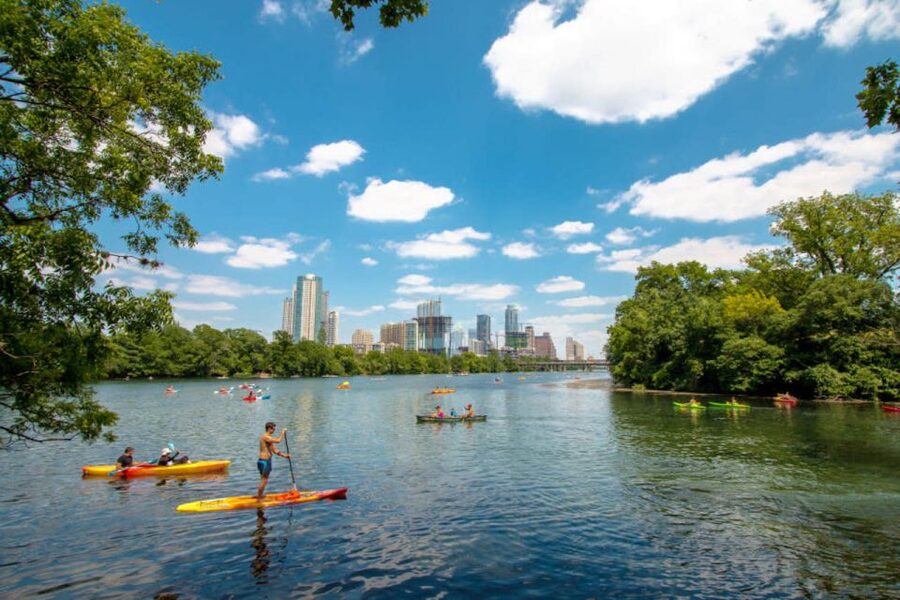 Austin: Single or Double Kayak Rental - Wind, Crowds, and a Note on Family-Friendly Expectations