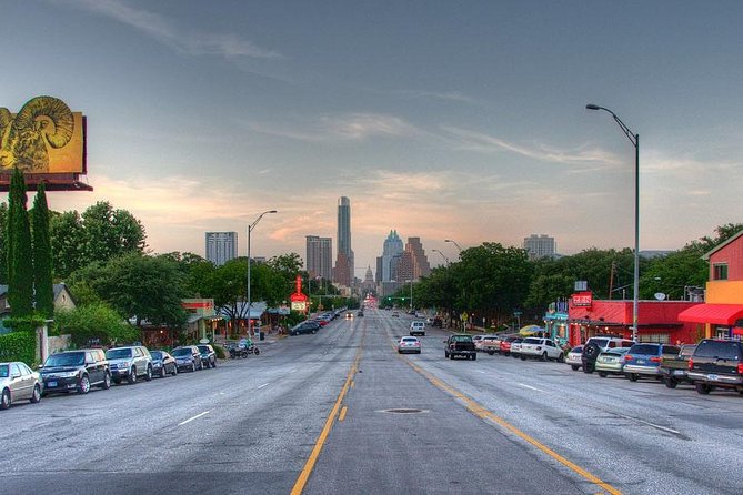 Austin Small Group Morning Walk - Moody Theater and Willie Nelson’s Statue: Live Music City, Made Concrete