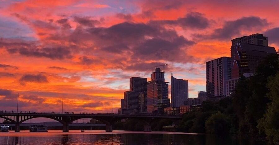 Austin: Sunset Bat Watching Kayak Tour - The Paddling Lesson That Makes This Feel Easy