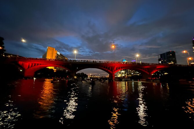 Austin Texas Night Clear Kayaking Glow Tour - Tandem Kayaks, Safety Gear, and Guide Styles That Help You Relax