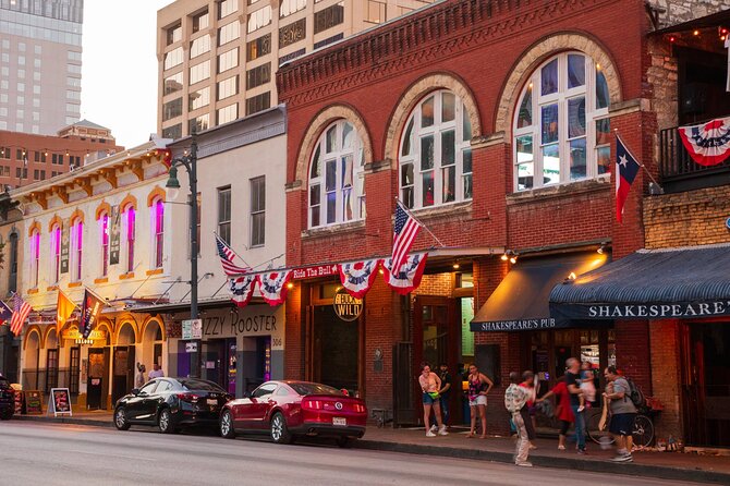 Downtown Austin Live Music Pub Crawl - Darwin’s Piano Bar: Requests, Sing-Alongs, and Social Energy