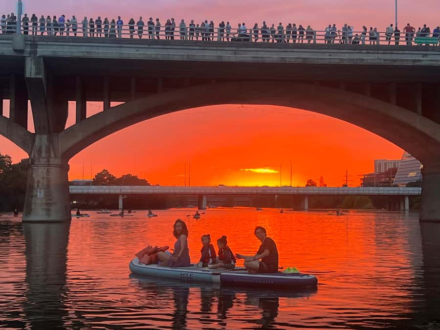 Downtown Sunset Tandem Kayak with 1.5M Bats - The bat moment: how you get a better view from the water