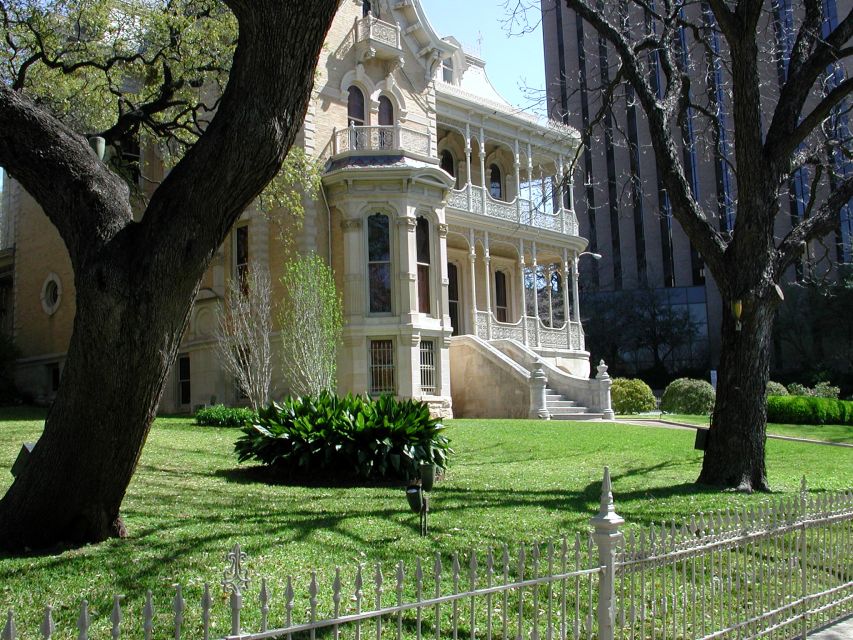 Texas: Austin and Hill Country Panoramic Tour with Stops - Central Library: why this stop is more than a photo-op