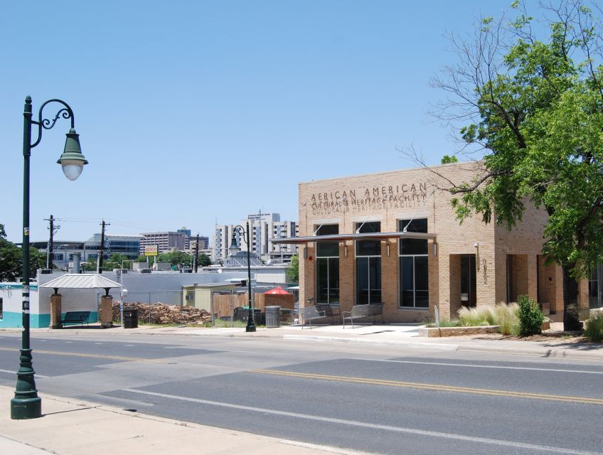 Texas: Austin and Hill Country Panoramic Tour with Stops - How GPS audio and a live guide work together on the route