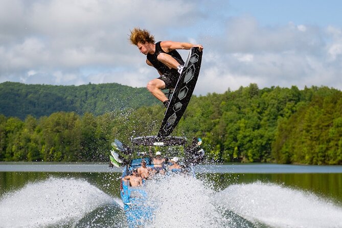 Wakesurf Trip on Lake Austin - BYOB Captained (up to 12 guests) - Should you book this BYOB wakesurf trip on Lake Austin?